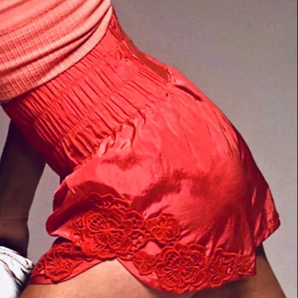 free people movement Pants - Free People Movement M Floral Lace Appliqué Shorts Embroidery Red Workout